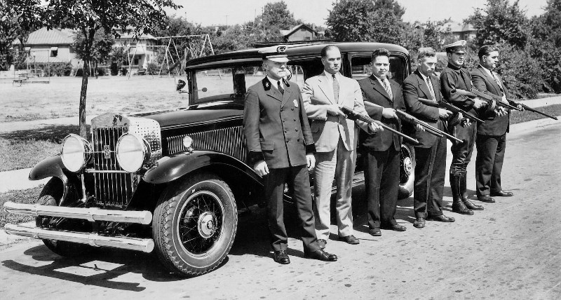 Remington Model 8 Bank Robber Picturem, Dayton PD, 1930..jpg